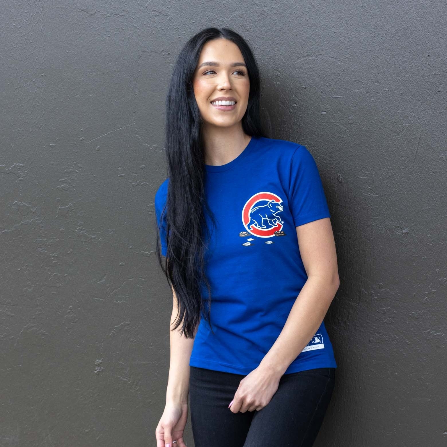 Baseballism Get Your Peanuts! Women's Warm-Up Tee - Chicago Cubs Medium