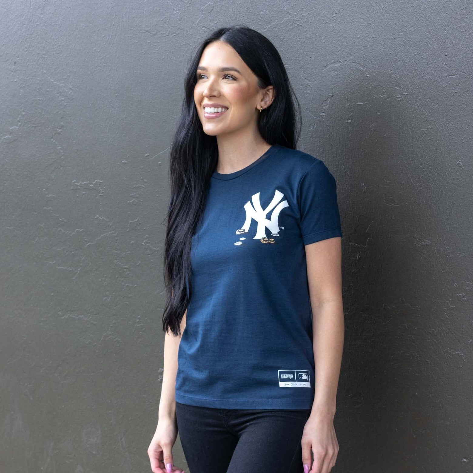 Baseballism Get Your Peanuts! Women's Warm-Up Tee - New York Yankees XS
